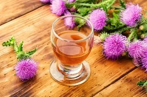 عرق خار مریم و خاکشیر با ترکیبات گیاهی خالص و باکیفیت
